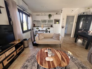 TV - Villa 'Casa Manzana' with Mountain View, Private Pool and Wi-Fi (Calonge)