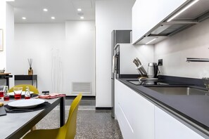 Fridge, microwave, oven, stovetop