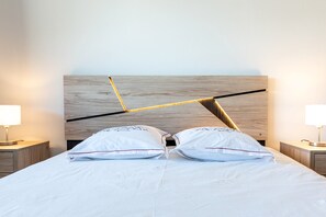 2 habitaciones, tabla de planchar con plancha y wifi gratis 