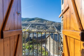 Interior - Country House 'Casa Garbot' with Mountain View and Private Garden (Durro)