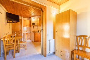 Interior - Country House 'Casa Garbot' with Mountain View and Private Garden (Durro)