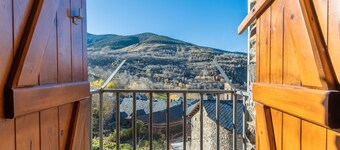 Country House 'Casa Garbot' with Mountain View and Private Garden