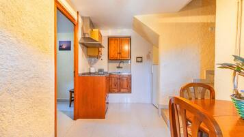 Fridge, microwave, stovetop, toaster