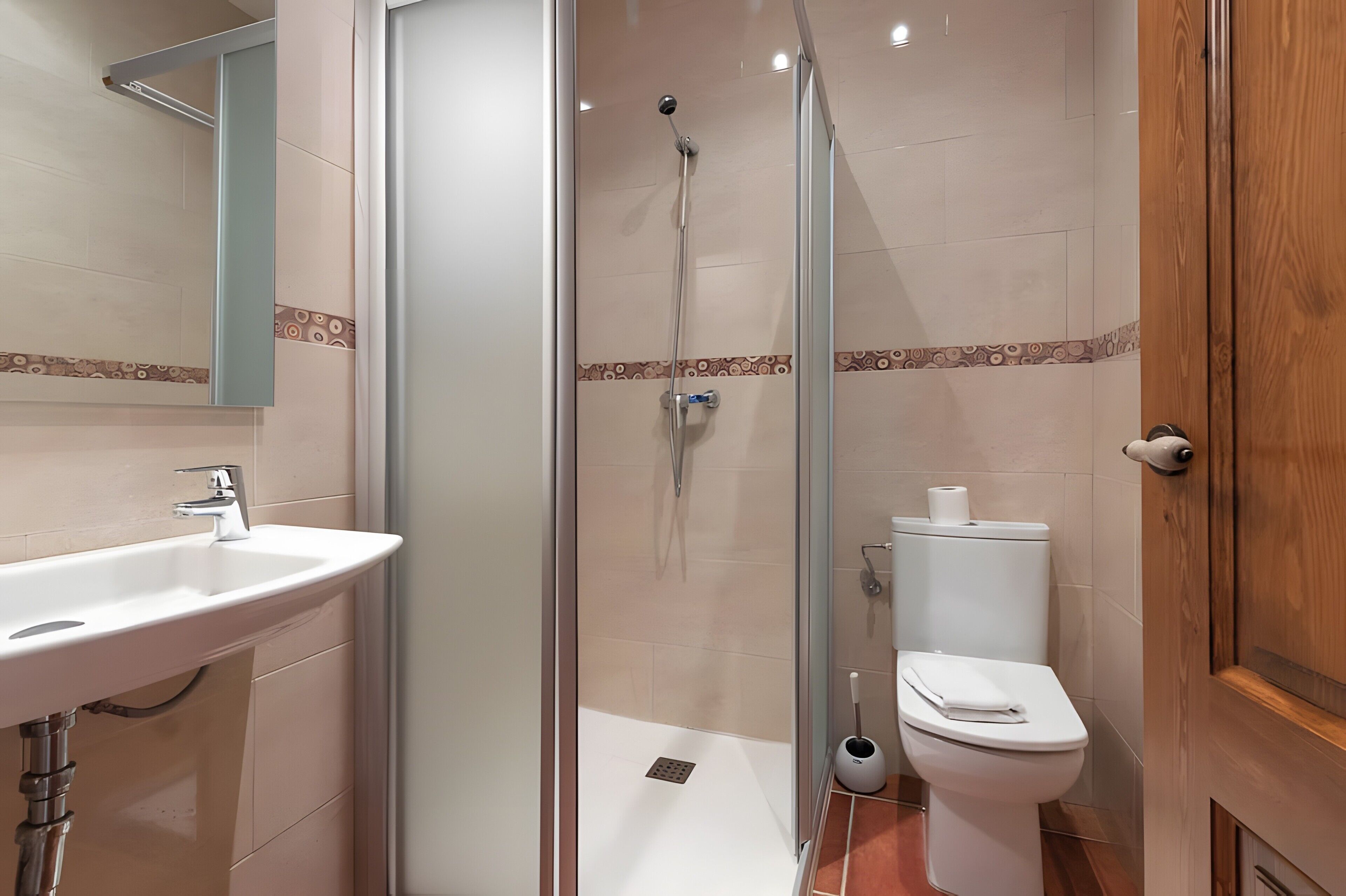 Shower, towels