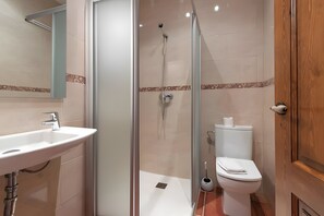 Shower, towels