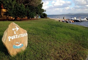 Marina - HOUSE ON THE SEA, WATERFRONT, BREATHTAKING VIEW WITH GARDEN AND PRIVATE BEACH (STINTINO)