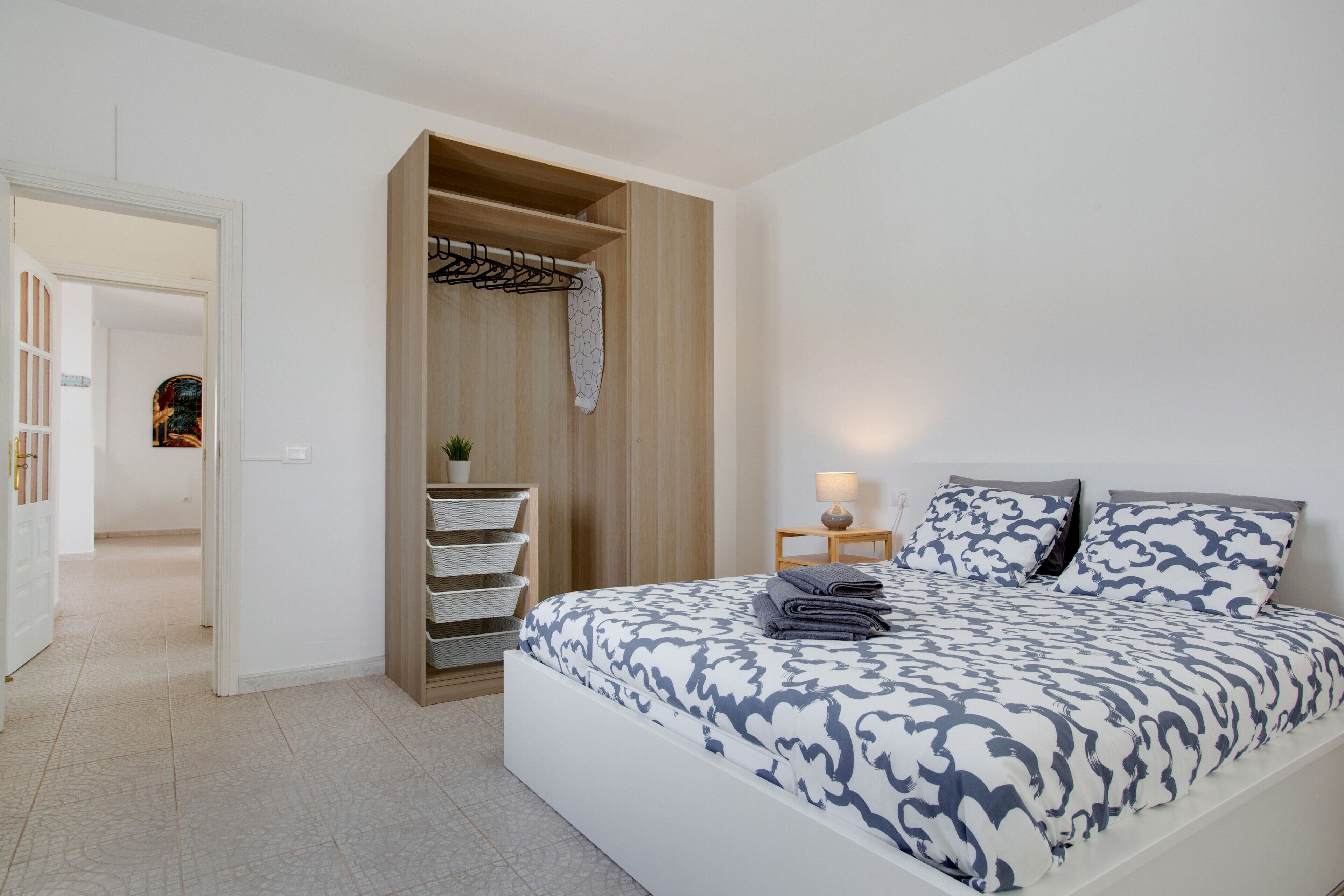 2 dormitorios, tabla de planchar con plancha, wifi gratis y ropa de cama