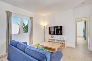 TV - Villa Brisa de Gairia – Your Private Oasis in Authentic Fuerteventura, Wi-Fi & Air Conditioning (Antigua)