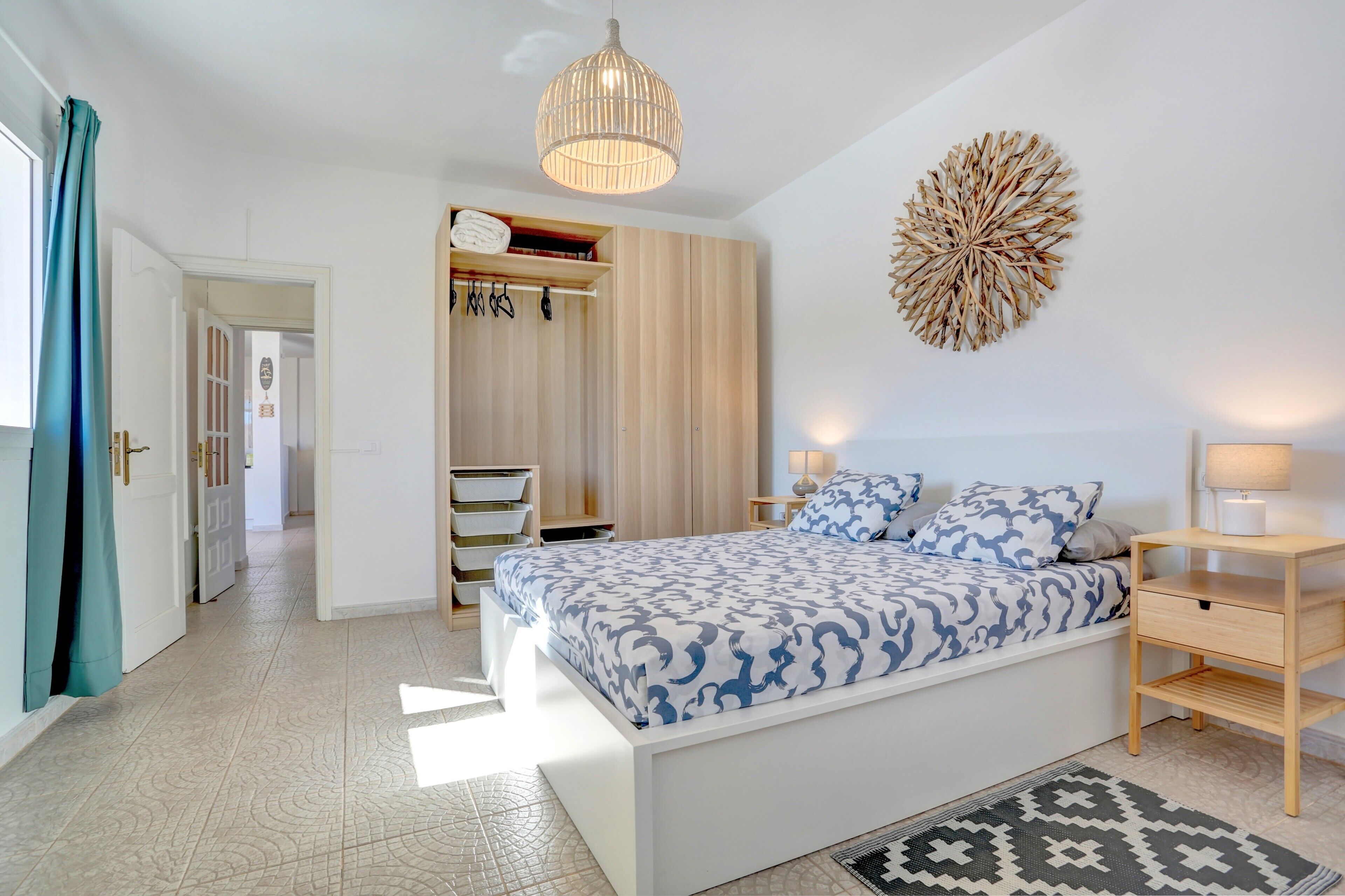 2 dormitorios, tabla de planchar con plancha, wifi gratis y ropa de cama