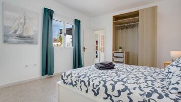 2 chambres, fer et planche Ă repasser, Wi-Fi gratuit, draps fournis