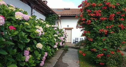 Apartment 'Lokate 5 Habitaciones' with Mountain View, Shared Terrace and Wi-Fi