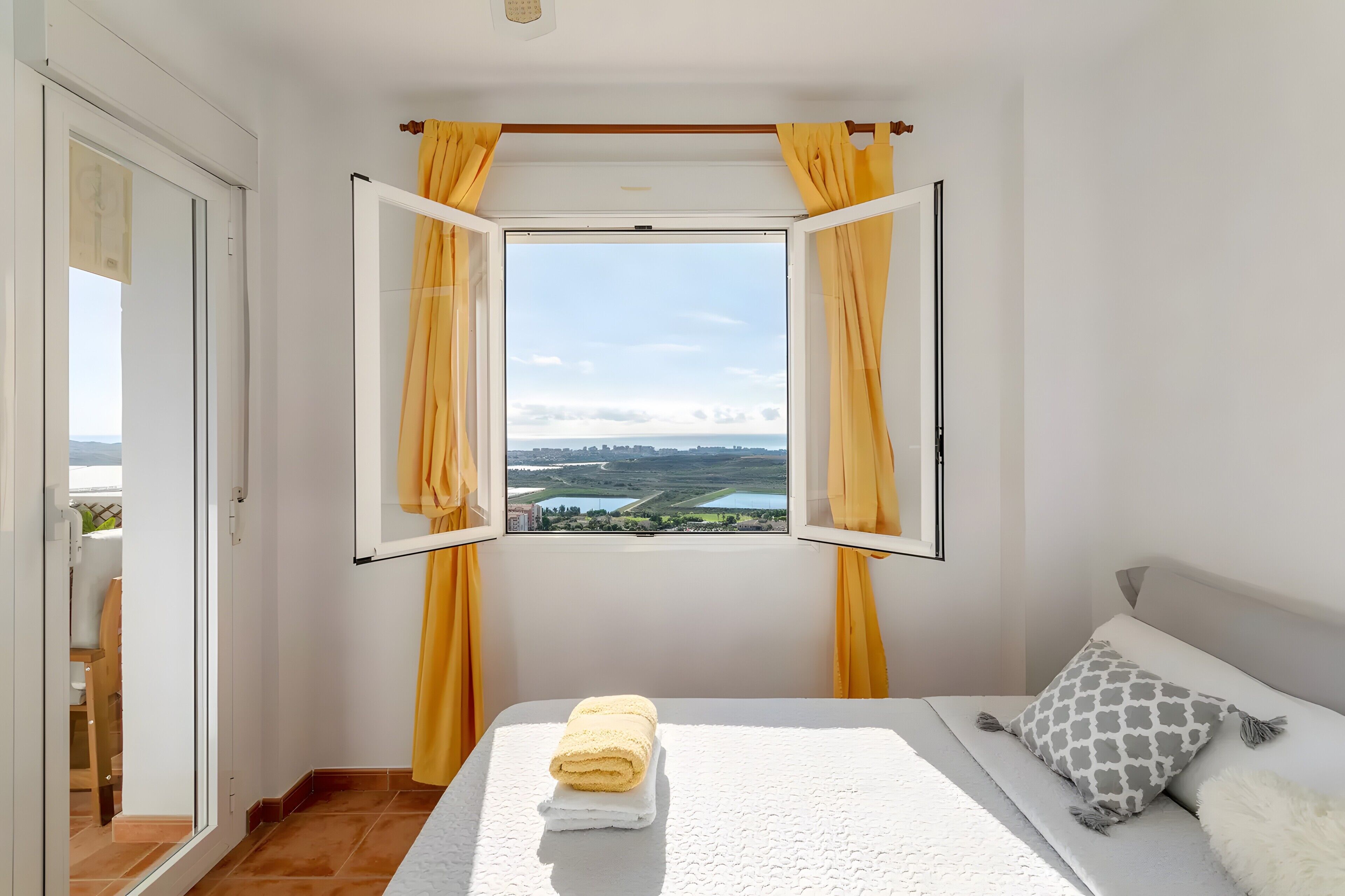 2 dormitoris, planxa i posts de planxar, wifi gratuïta i roba de llit 