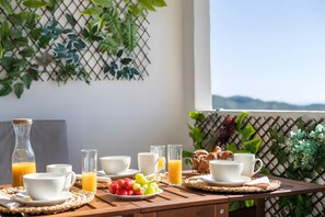 Dining - Apartment 'Appartement Avec 2 Piscines' with Sea View, Wi-Fi and Air Conditioning (Mutxamel)