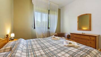 3 bedrooms, free WiFi, bed sheets