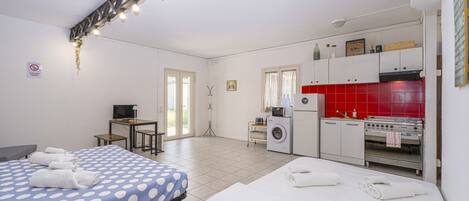 1 bedroom, free WiFi, bed sheets