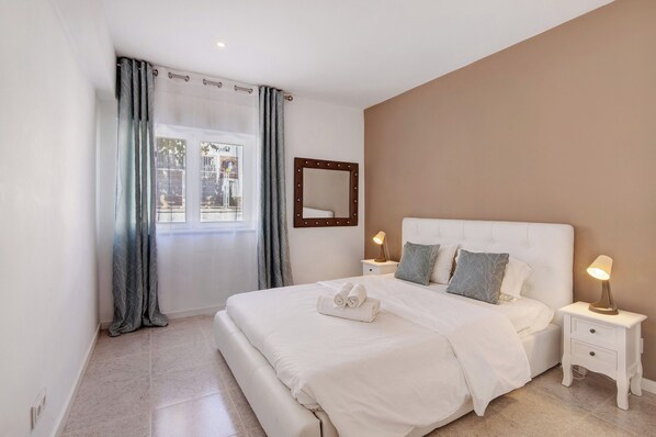 1 bedroom, iron/ironing board, free WiFi