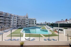 Pool - Apartamento Sousa E Filhos – Shared Pool, Near the Beach (Albufeira)
