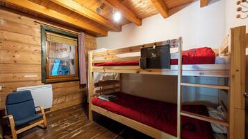 7 bedrooms, iron/ironing board, free WiFi, bed sheets