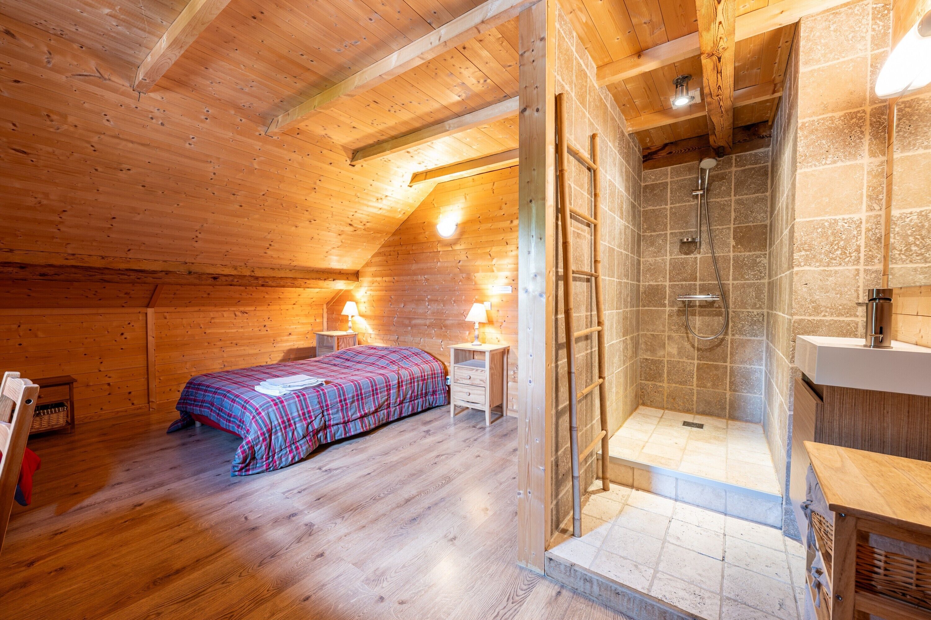7 chambres, fer et planche à repasser, accès au Wi-Fi (inclus)