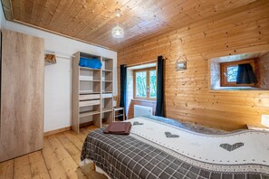 3 chambres, fer et planche à repasser, Wi-Fi gratuit, draps fournis