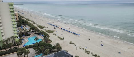 Una spiaggia nelle vicinanze