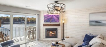 Newly Updated, Amazing Views, Boat Slip & Heated Pool