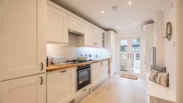 Fridge, microwave, oven, dishwasher