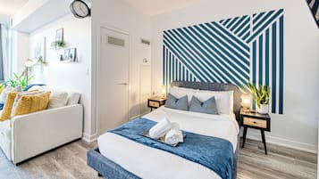 Design Studio Suite, City View | Free WiFi