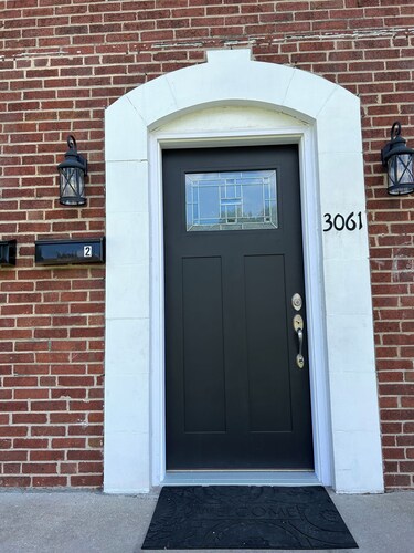 Cozy 2-bedroom apartment, 6 miles from Downtown!