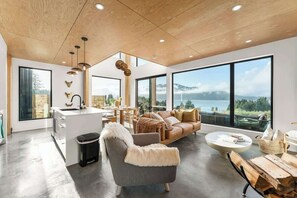 TV, fireplace - Hot Tub & Amazing Ocean View |The Simple Peak *New (Port Renfrew)