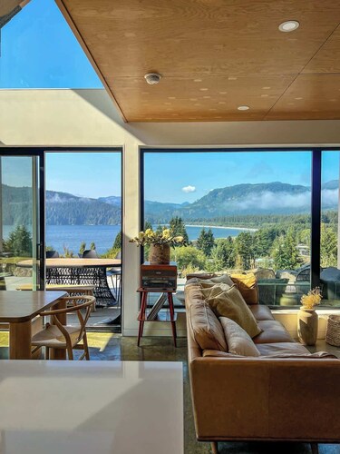 Hot Tub & Amazing Ocean View |The Simple Peak *New