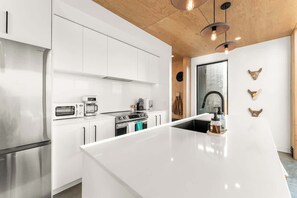 Cookware/dishes/utensils - Hot Tub & Amazing Ocean View |The Simple Peak *New (Port Renfrew)