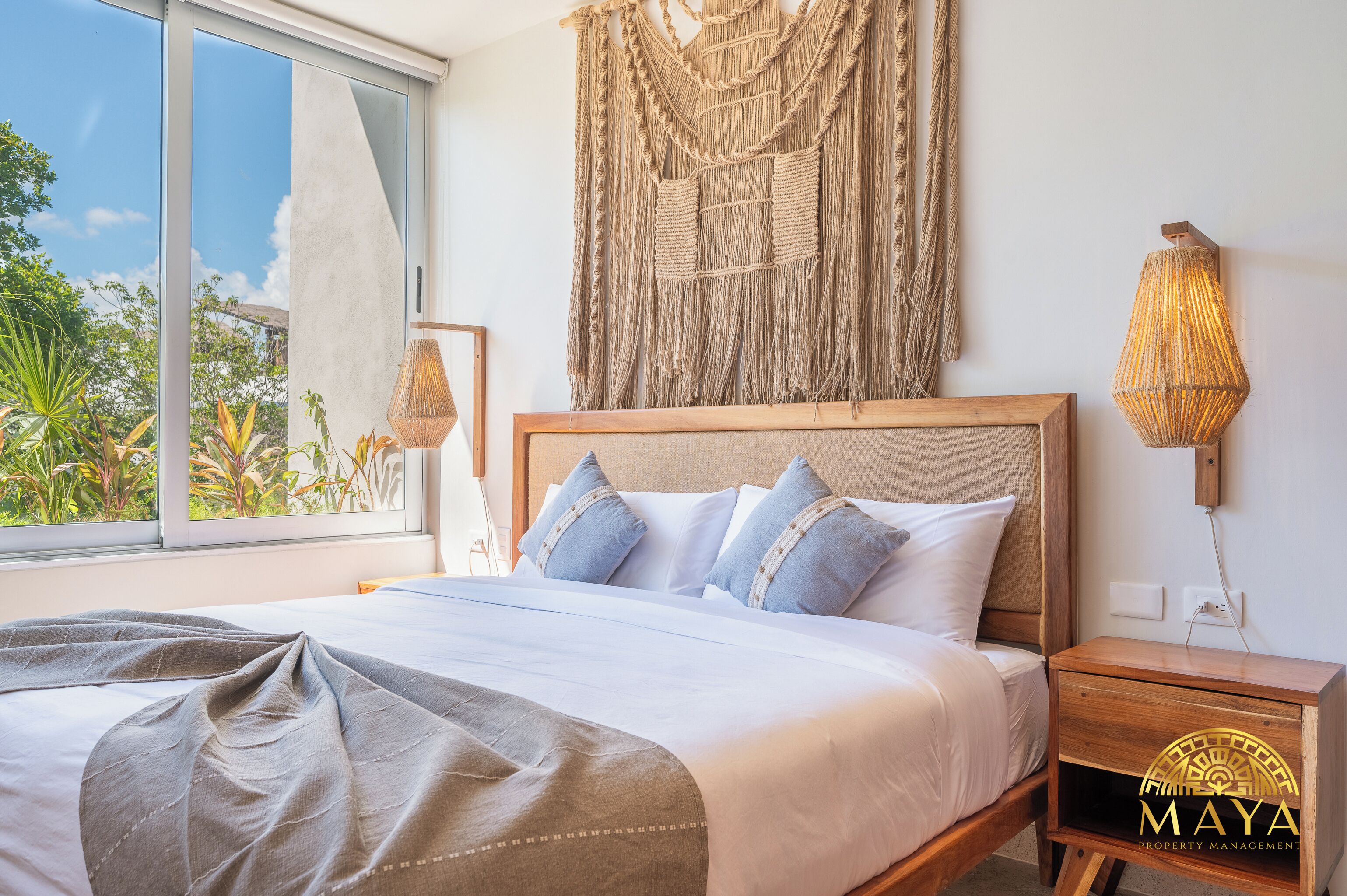 1 多间卧室、客房内保险箱、遮光窗帘、熨斗/熨衣板