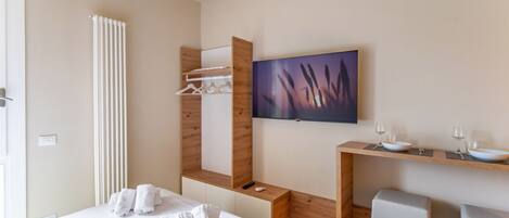 アイロン / アイロン台、WiFi、ベッドシーツ