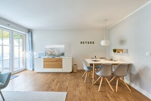 Dining - Ferienwohnung Robbe - Holiday apartment Robbe in the heart of Timmendorfer Strand (Timmendorfer Strand)
