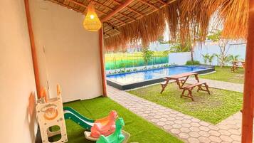 Children’s play area – outdoor
