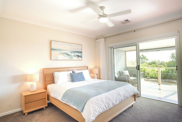 3 bedrooms, iron/ironing board, bed sheets
