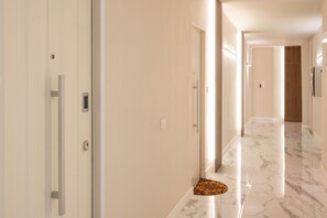 Interior - Lagrange Turin Suite 09, exclusivity and unique frescoes (Torino)