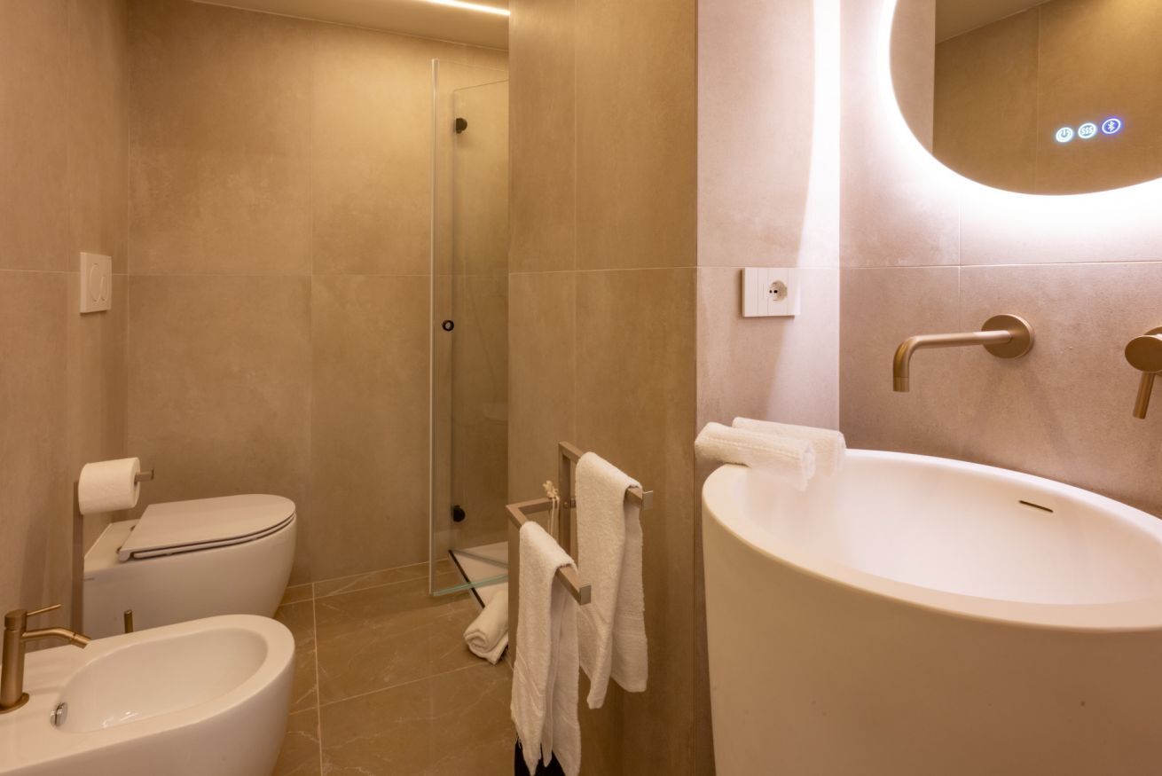 Doccia, asciugacapelli, bidet, asciugamani