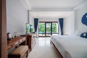 Bureau, espace de travail pour ordinateur portable, Wi-Fi gratuit