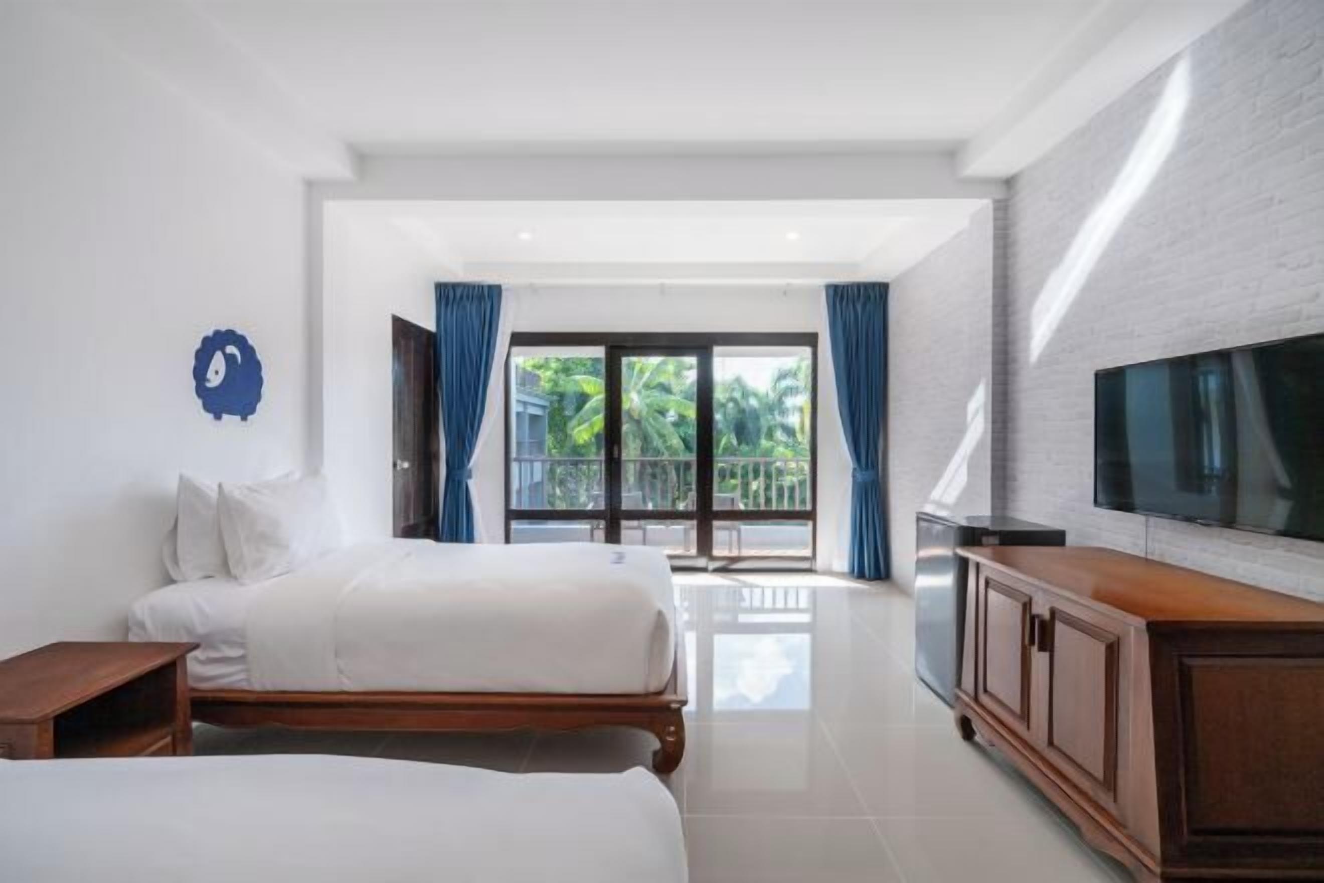 Een bureau, een laptopwerkplek, gratis wifi