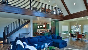 Living area - Duck Creek Luxury Cabin w/ Hot Tub | Las Hermanas (Kane County)