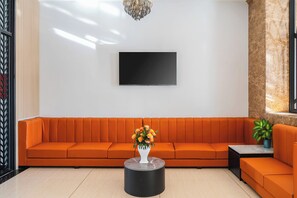 Lobby sitting area - Greenview City Hotel (Da Lat)