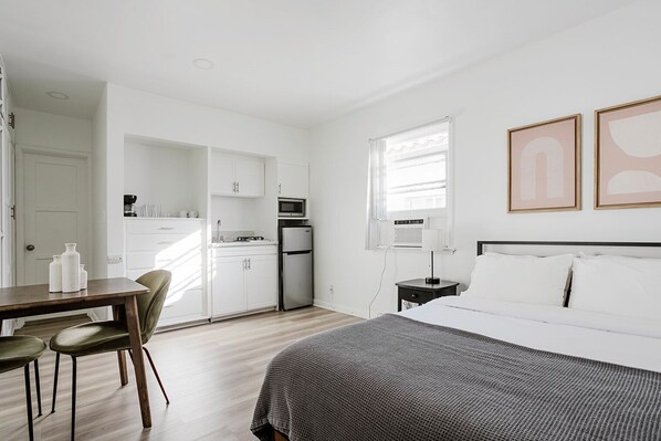 Bügeleisen/Bügelbrett, WLAN, Bettwäsche