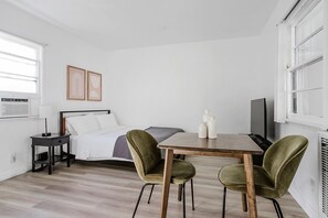 Bügeleisen/Bügelbrett, WLAN, Bettwäsche