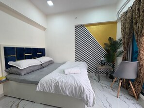 1 bedroom, iron/ironing board, WiFi, bed sheets