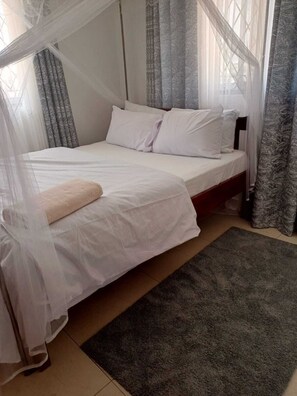 1 bedroom, desk, free WiFi, bed sheets