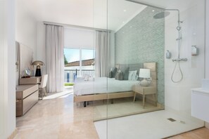 3 chambres, fer et planche à repasser, accès Internet, draps fournis