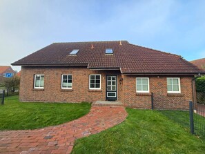 Exterior - Ferienwohnung Nordseeperle - Welcome to our cozy vacation apartment (Dornum)