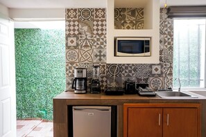 베이직 스튜디오 | 전용 간이 주방 | 전자레인지, 조리 도구/접시/주방 기구